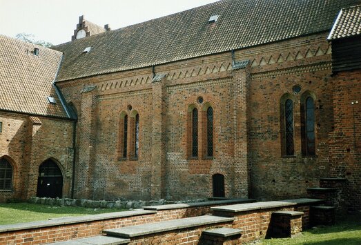 Vorschaubild Gråbrödraklostret (Franziskanerkloster), Klosterhof